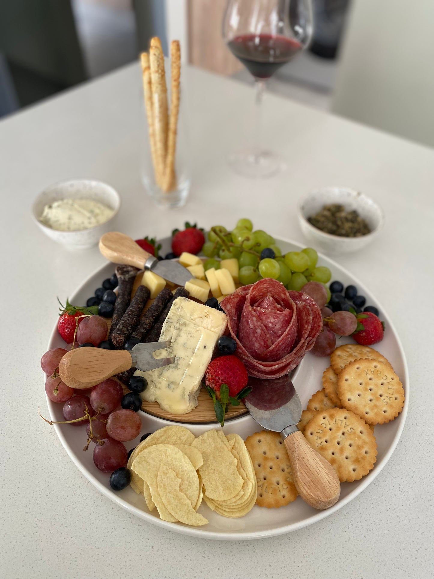 Snack platter with bamboo centre