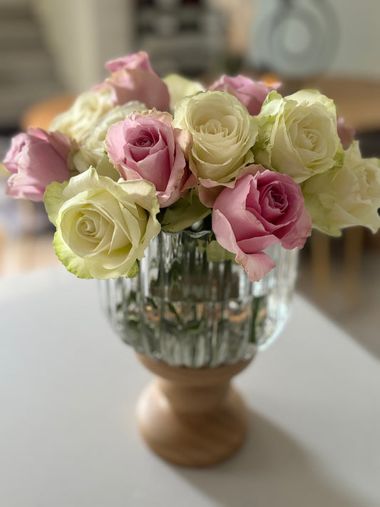 Fiona vase with bamboo stand