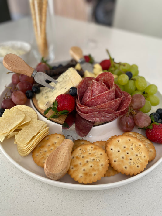 Snack platter with bamboo centre