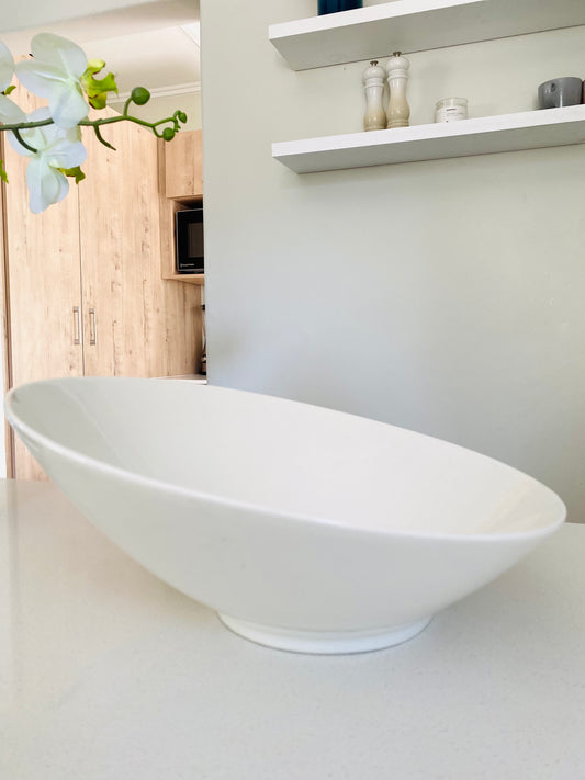 Slanted ceramic serving set