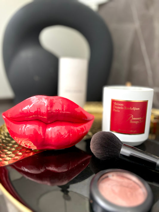 Red lips deco piece