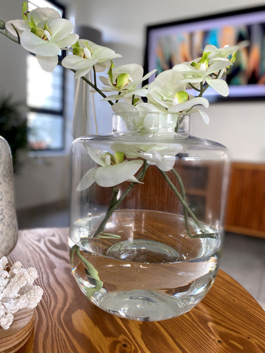 Clear glass vase