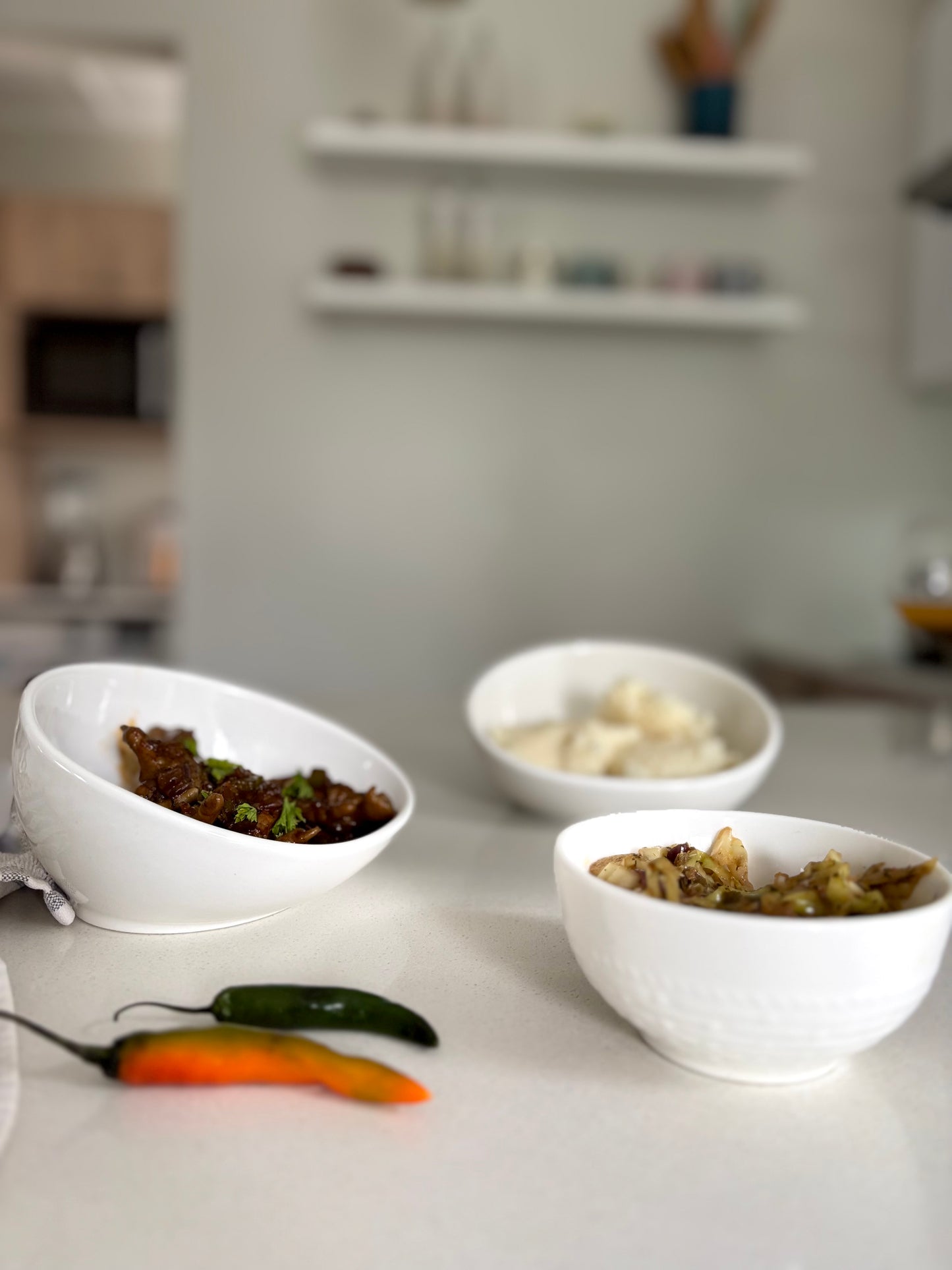 Zora slanted bowls