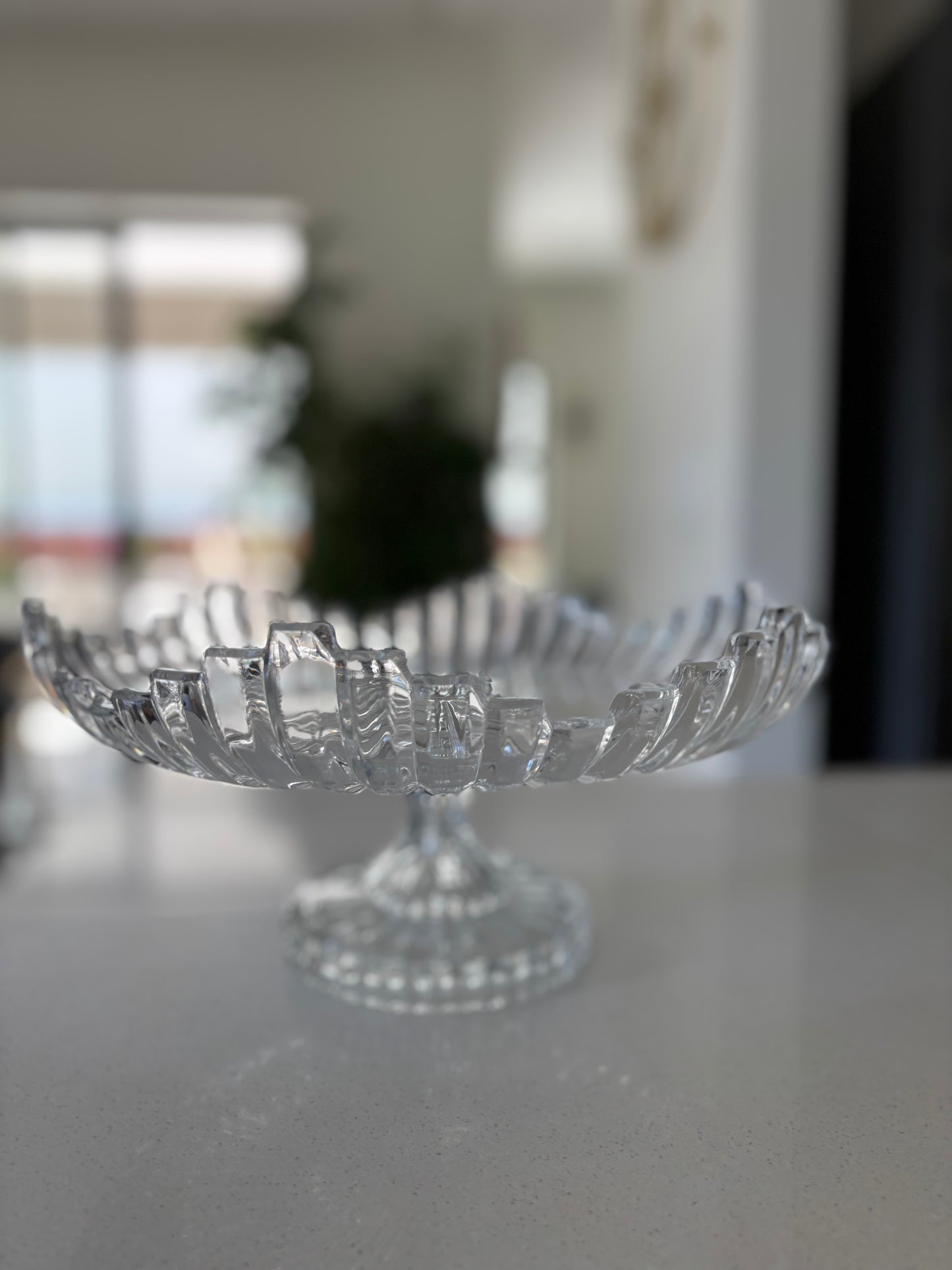 SM crystal clear cake stand