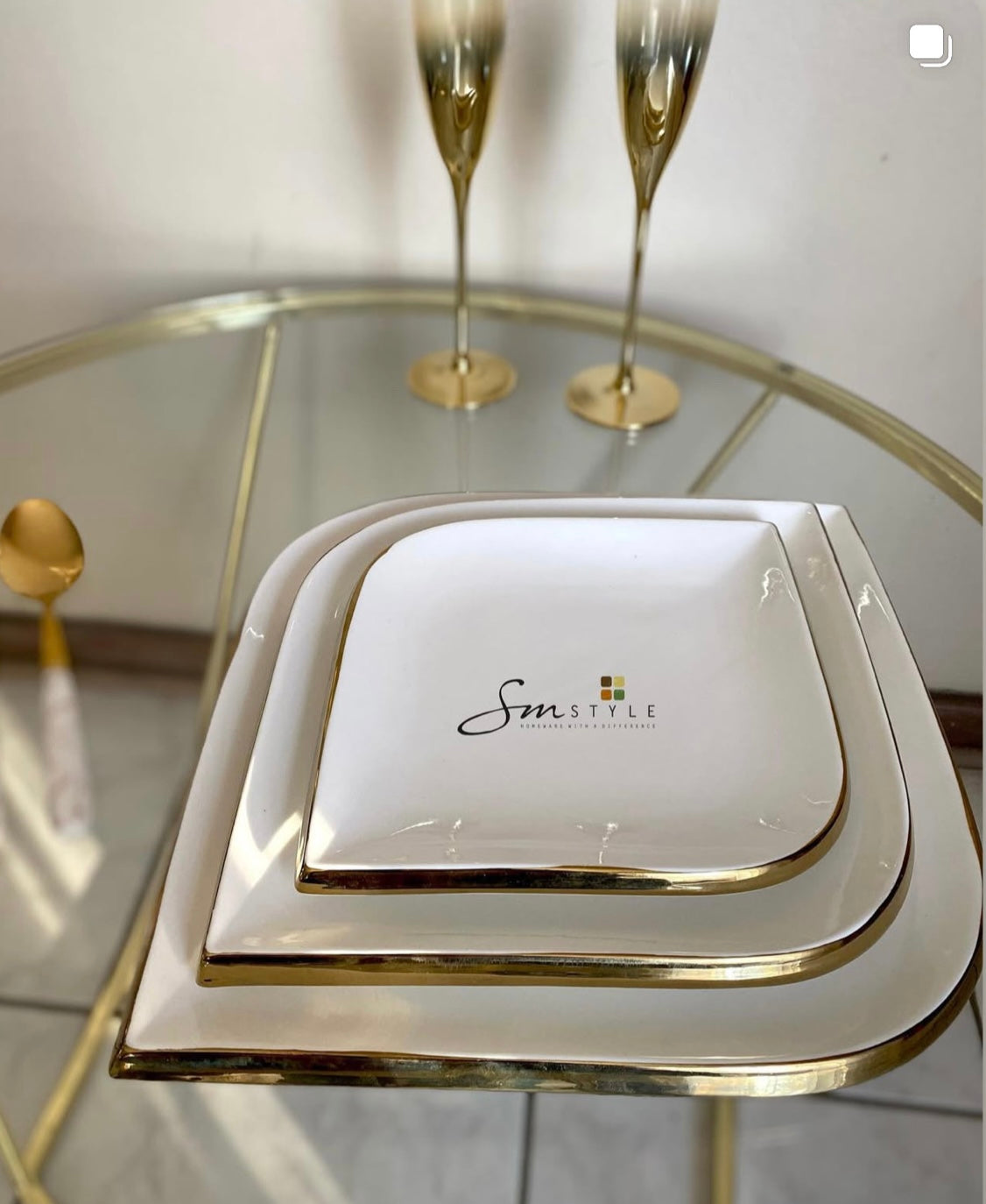 Luxury 18 piece dinner set