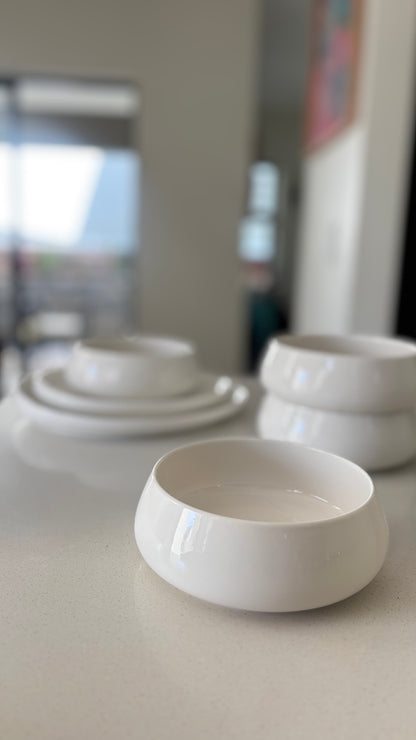 Minimalist bowls